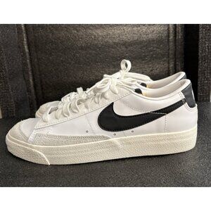 Nike Blazer Low 77 Women’s 9 Black White Sneakers Shoes Swoosh Suede DC4769-102